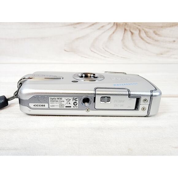 Pentax Optio W30, 7.1 MP Waterproof Dustproof Digital Camera & Battery Tested - Picture 12 of 15